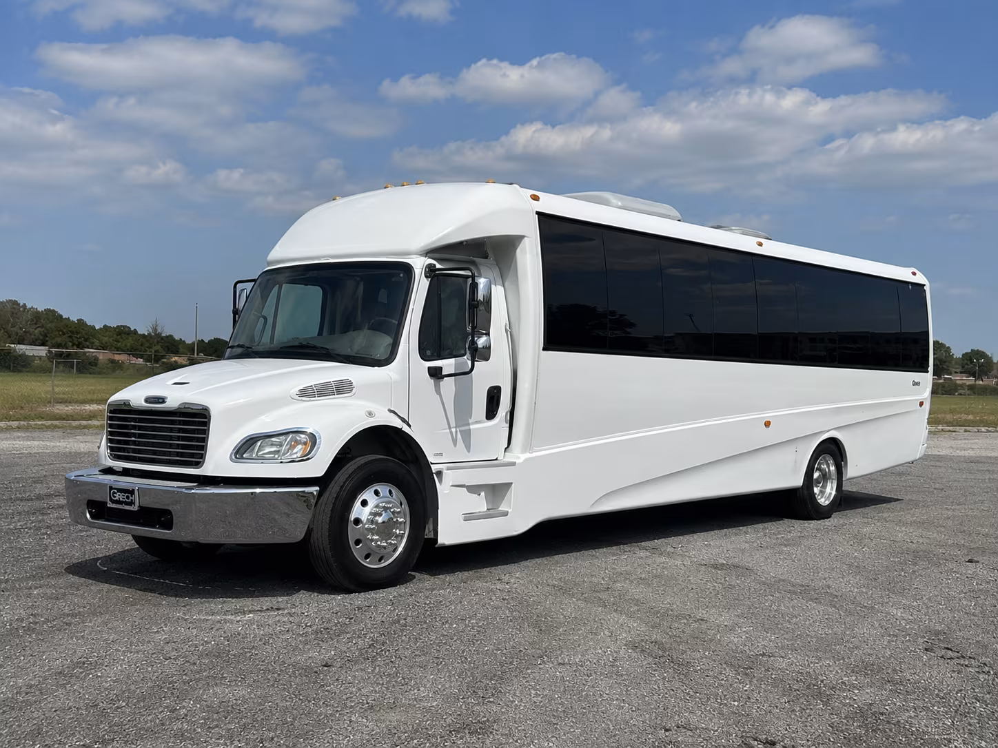 Fort Worth Birthday, Sweet 16, & Quinceañera Transportation party bus exterior